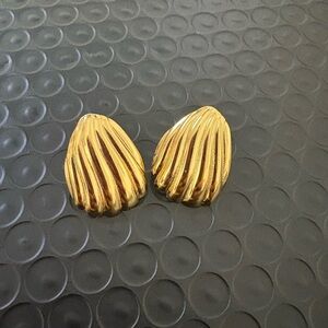 Elegant Gold Shell Earrings